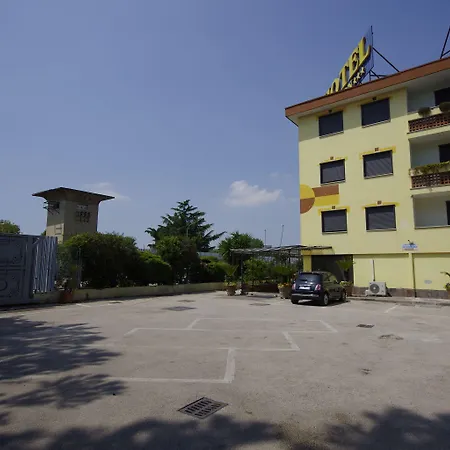 Clinton Hotel 3*
