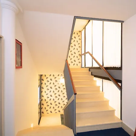 Clinton Hotel 3*
