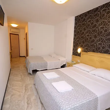 Clinton Hotel