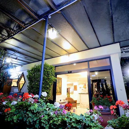 Hotel Clinton 3*