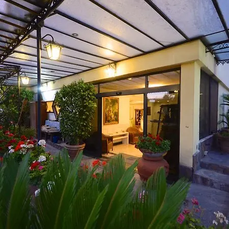 Hotel Clinton 3*