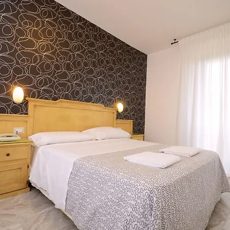 Clinton Hotel Casoria