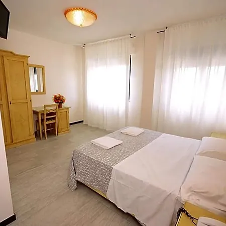 Otel Clinton Casoria