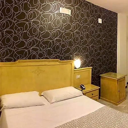 Otel Clinton Casoria