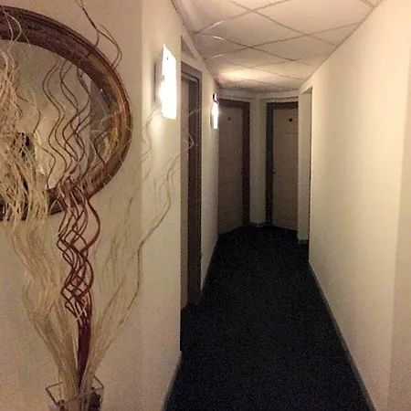 Otel Clinton 3*