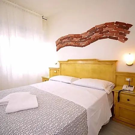 Otel Clinton Casoria