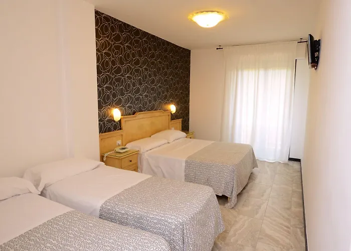 Clinton 3* קאסוריה