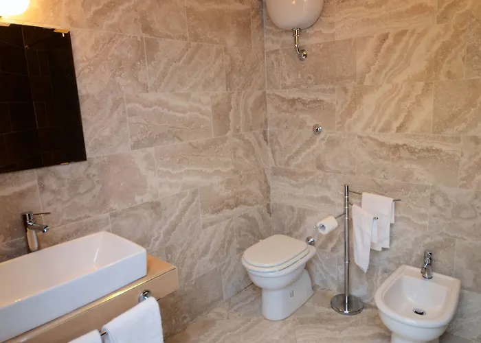 Clinton קאסוריה