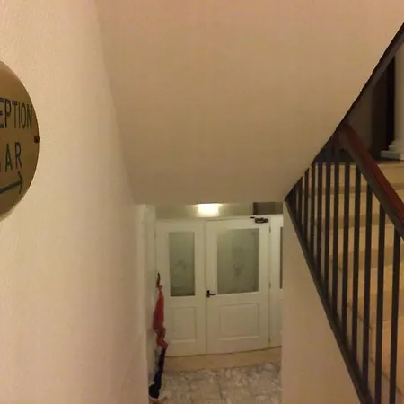 Clinton Hotel Casoria