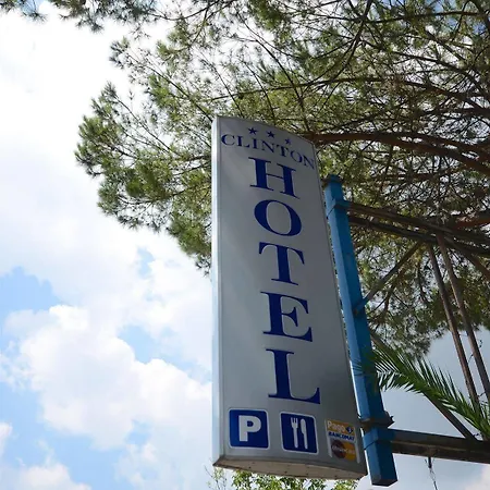 Hotel Clinton 3*