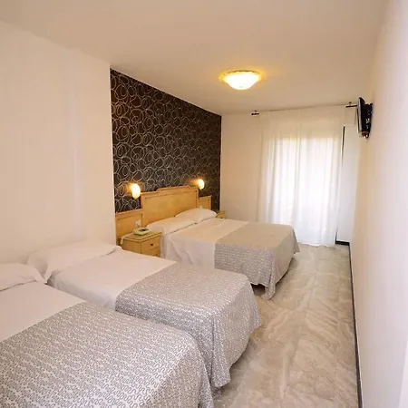Clinton Hotel 3*