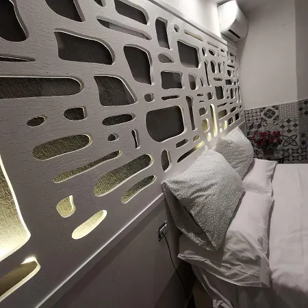 Clinton Hotel 3*